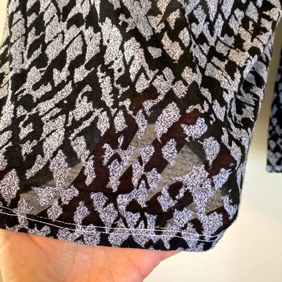 Three Dots cotton poly sheer top - Picture 4 of 7